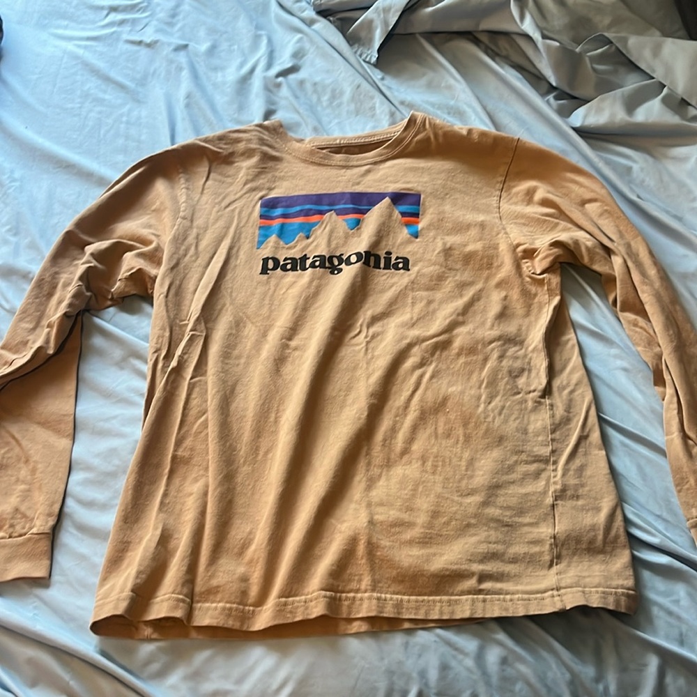 Patagonia Men’s medium long sleeve